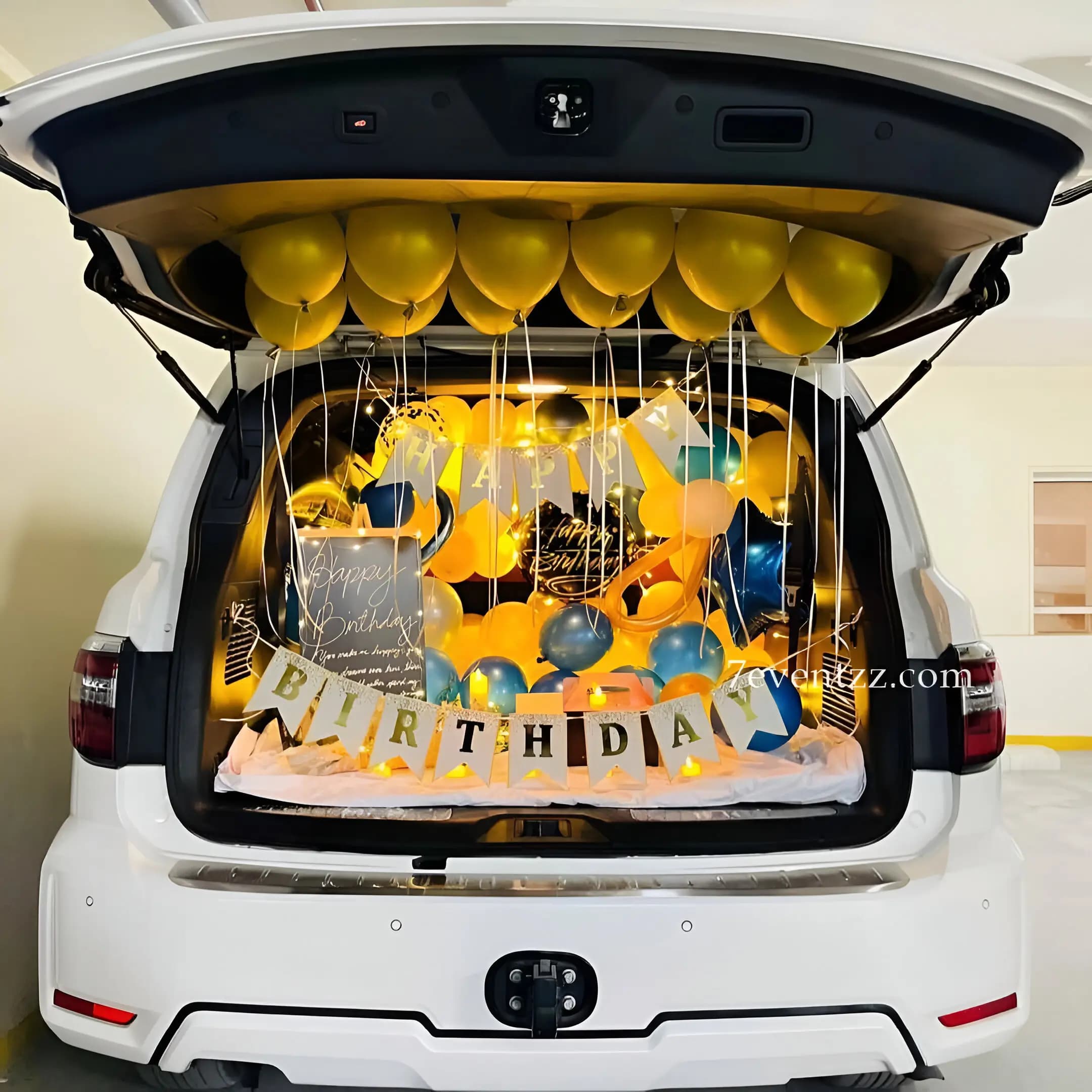 Golden Car Decor — 7eventzz decoration