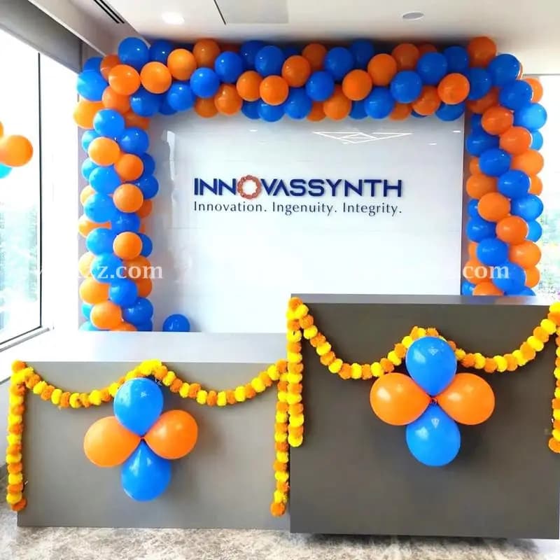 Balloon gate and ribbon-cutting backdrop for new office inauguration ceremony