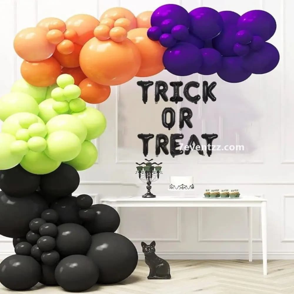 Simple Halloween balloon arch decoration