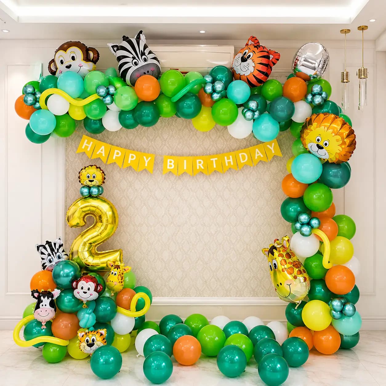 Jungle theme balloon decoration