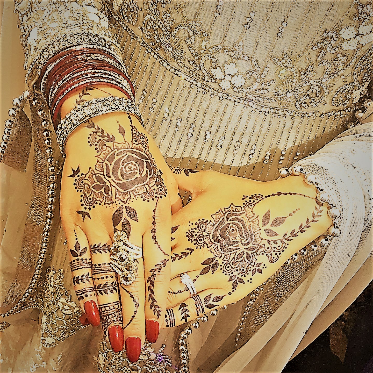 laced mehndi designs