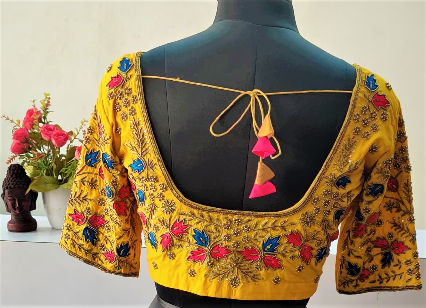 Aari work blouse designs hot sale simple