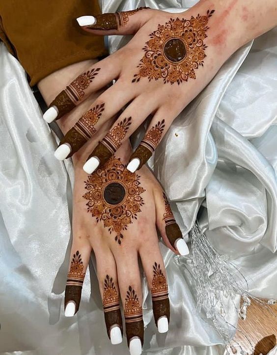 Henna Backhand Mehndi Designs