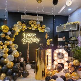 Golden Chrome Balloon Decoration