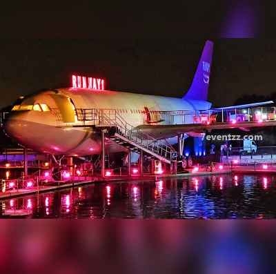 Romantic Aircraft Dining