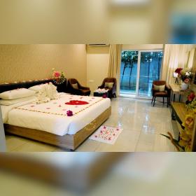 Romantic Stay and Dinner for Couple